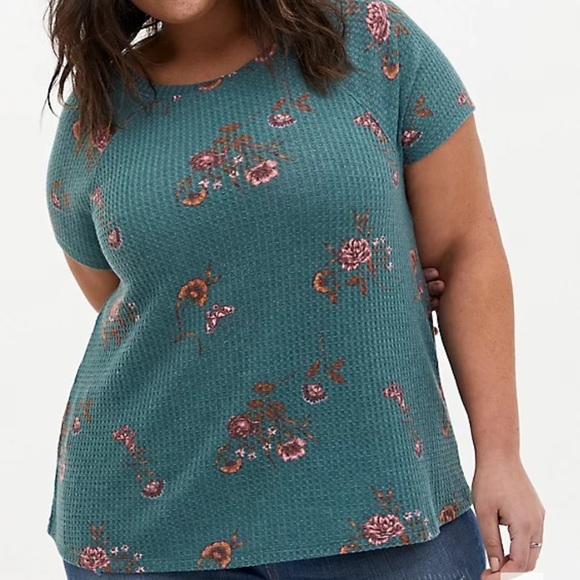 TORRID CREW TEE - WAFFLE-KNIT FLORAL PINE GREEN - Picture 3 of 8